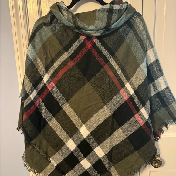 Super cuter trendy Plaid Poncho warm. So cute over any outfit! - Picture 5 of 11